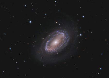    NGC 4725